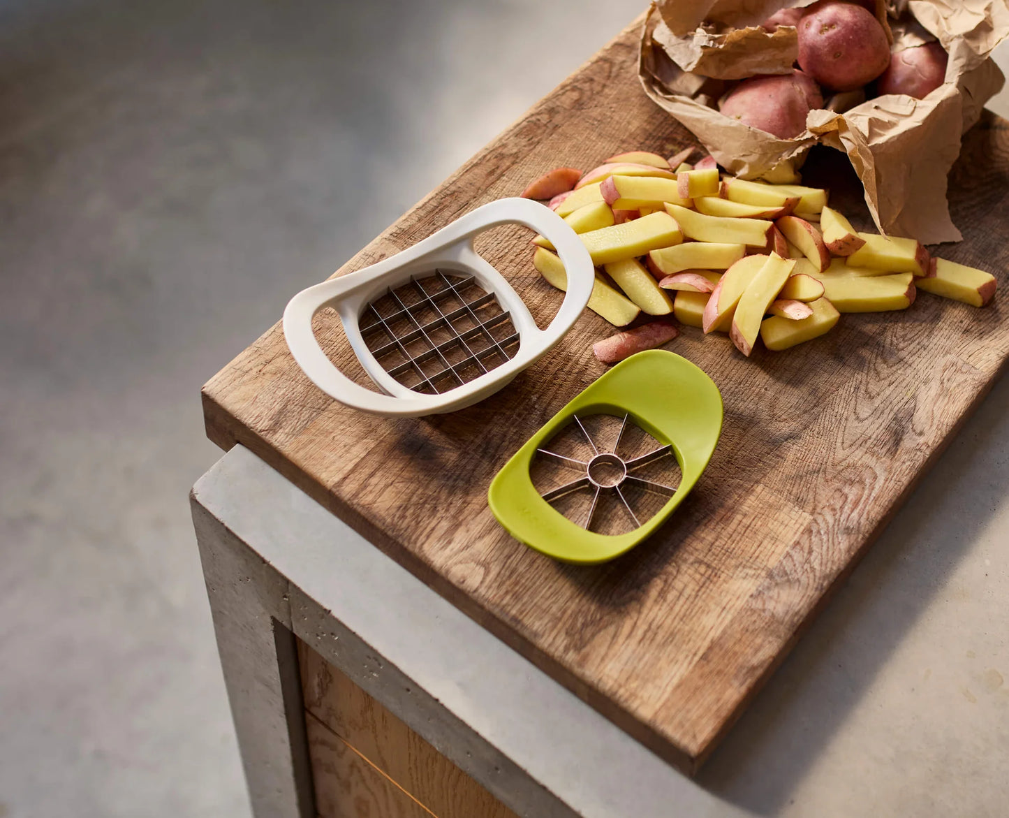 【现货】Joseph Joseph Nest™ Press 2-in-1 Fruit & Vegetable Cutter