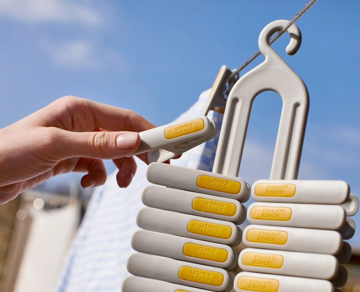 【现货】Joseph Joseph PegStore™ 30-Piece Clothes Peg Set With Storage Stand