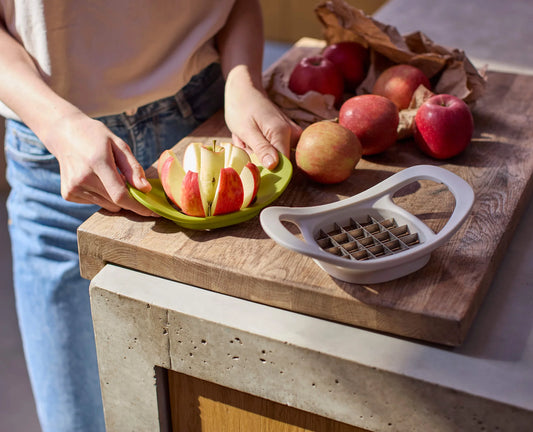 【现货】Joseph Joseph Nest™ Press 2-in-1 Fruit & Vegetable Cutter